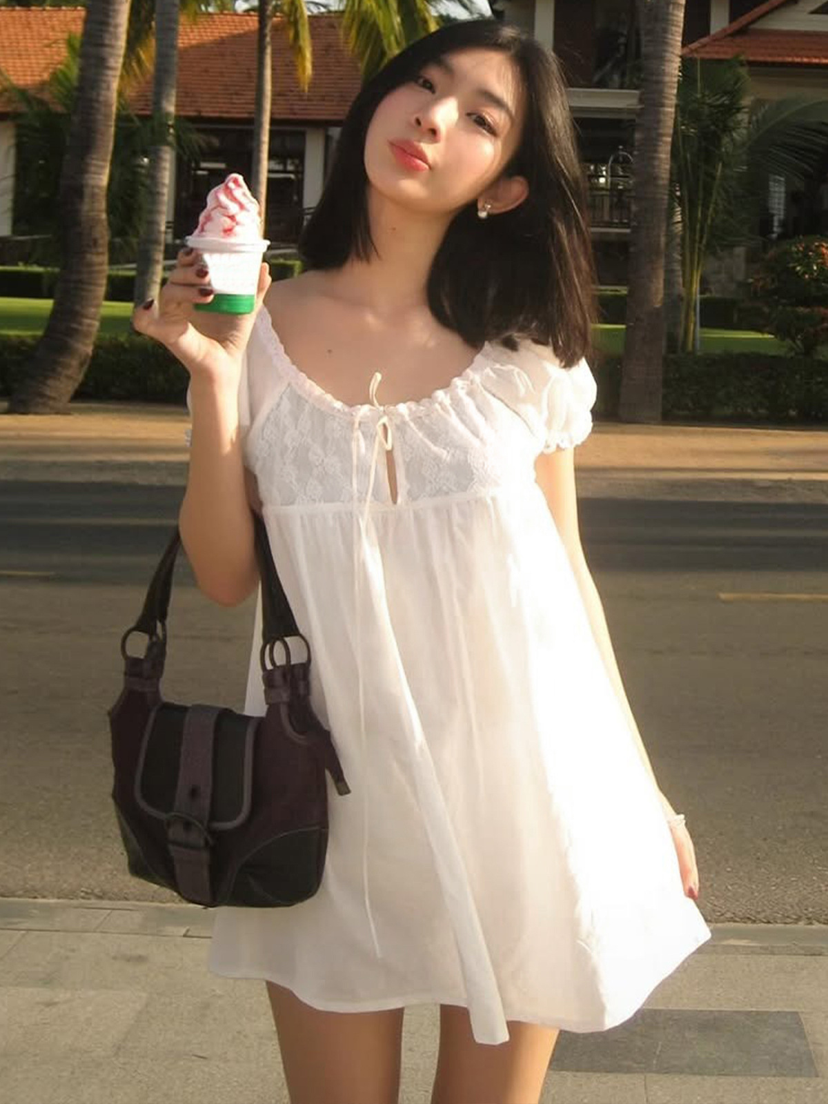 Off Shoulder Puff Sleeve Sundress - Robe mini blanche en dentelle à